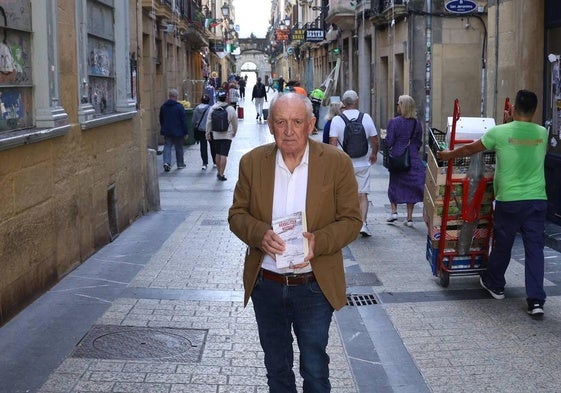 Anjel Lertxundi, atzoko aurkezpenaren aurretik.