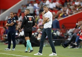 Imanol muestra cara de preocupación este martes en la banda de Son Moix.