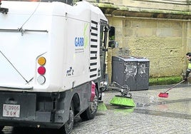 La UTE compuesta por FCCy Serbitzu se encargarán de la limpieza viaria de la ciudad durante la próxima década.