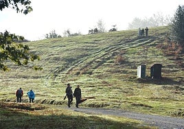 Cazadores y montañeros comparten espacios en Lizarieta.