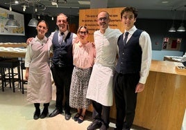 La familia Lavado-Martínez. De izquierda a derecha, María e Iñigo, con sus padres Arantxa Martínez e Iñigo Lavado, y su hermano Julen.