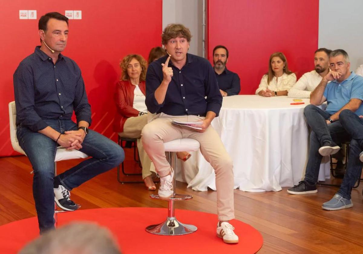 Eneko Andueza, este sábado en un acto en Bilbao junto a cargos públicos del PSE-EE.