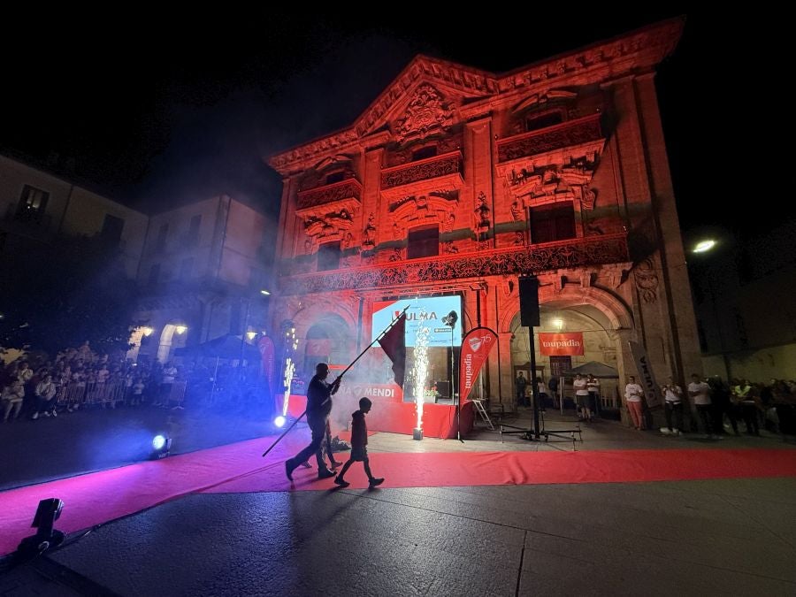 Oñati da la bienvenida a los txantxikis