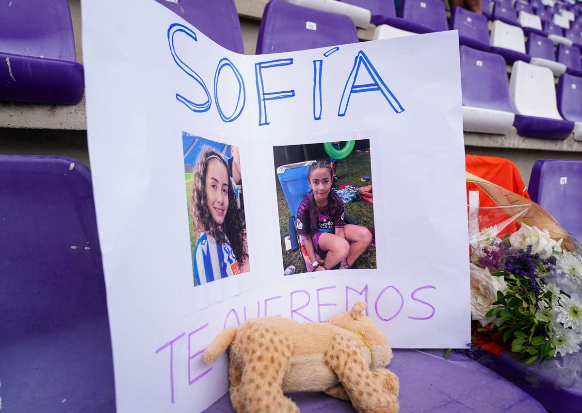 Imagen secundaria 1 - Emotivo homenaje a Sofía, la joven realzale fallecida hace dos semanas