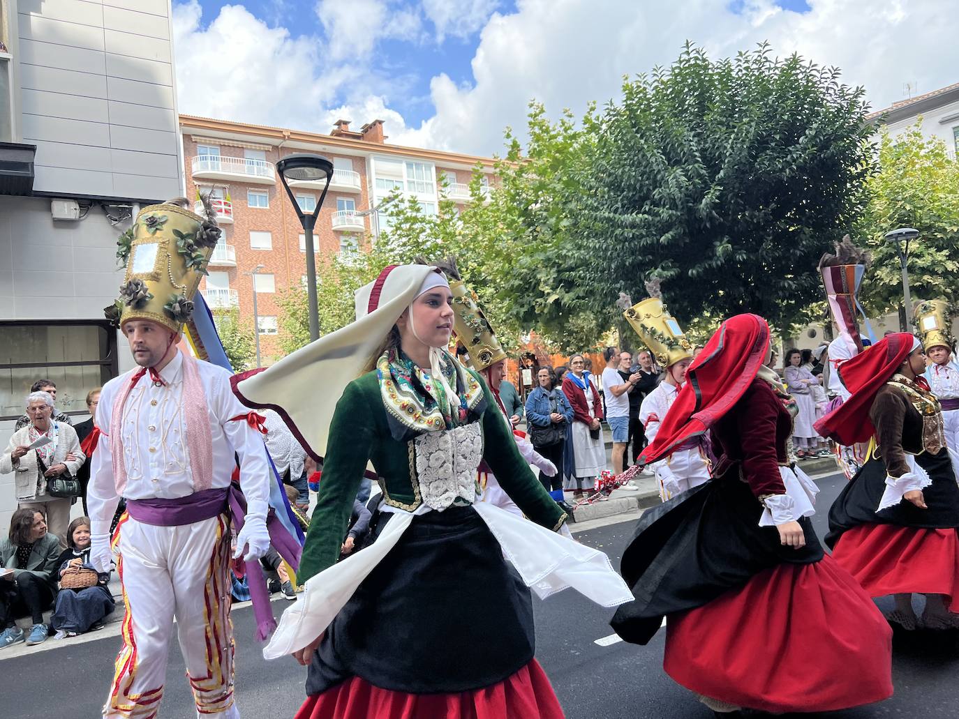 Desfile de carrozas en Urretxu