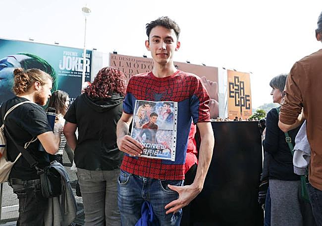Peio Vidondo esperando al actor Andrew Garfield.
