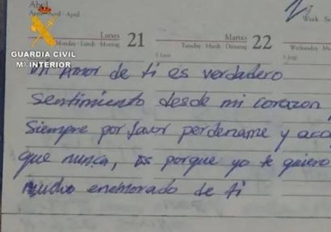 Uno de los documentos incautados.