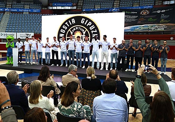 La plantilla del GBC se presentó en Illunbe.