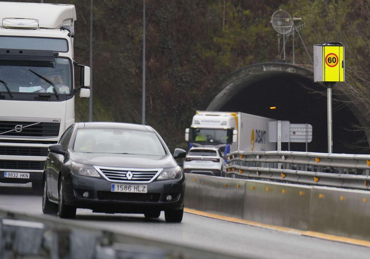 Radar de 60 km/h instalado en el túnel de Gorosmendi en las anteriores obras del túnel.