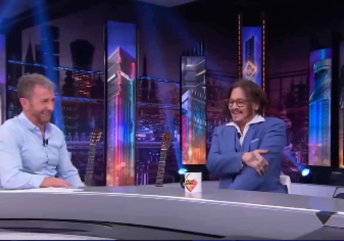 Johnny Depp junto a Pablo Motos en 'El Hormiguero'.