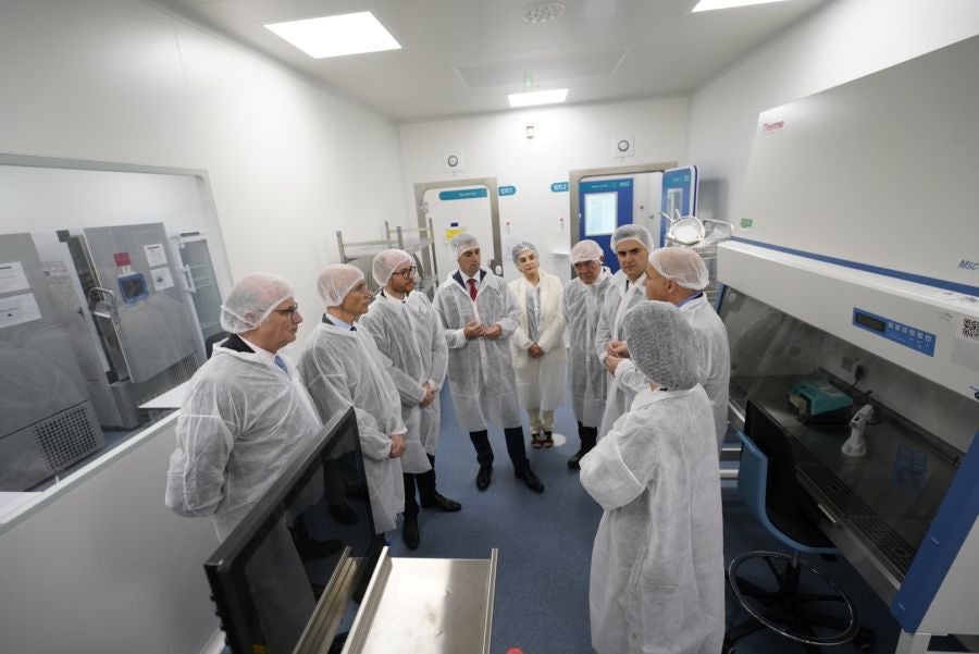 Visita del lehendakari a la empresa Viralgen