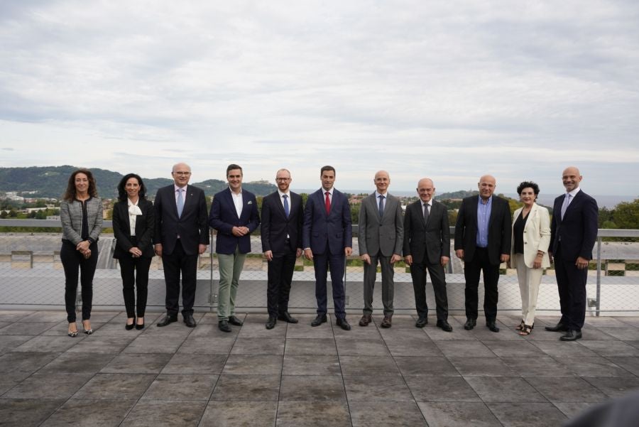 Visita del lehendakari a la empresa Viralgen