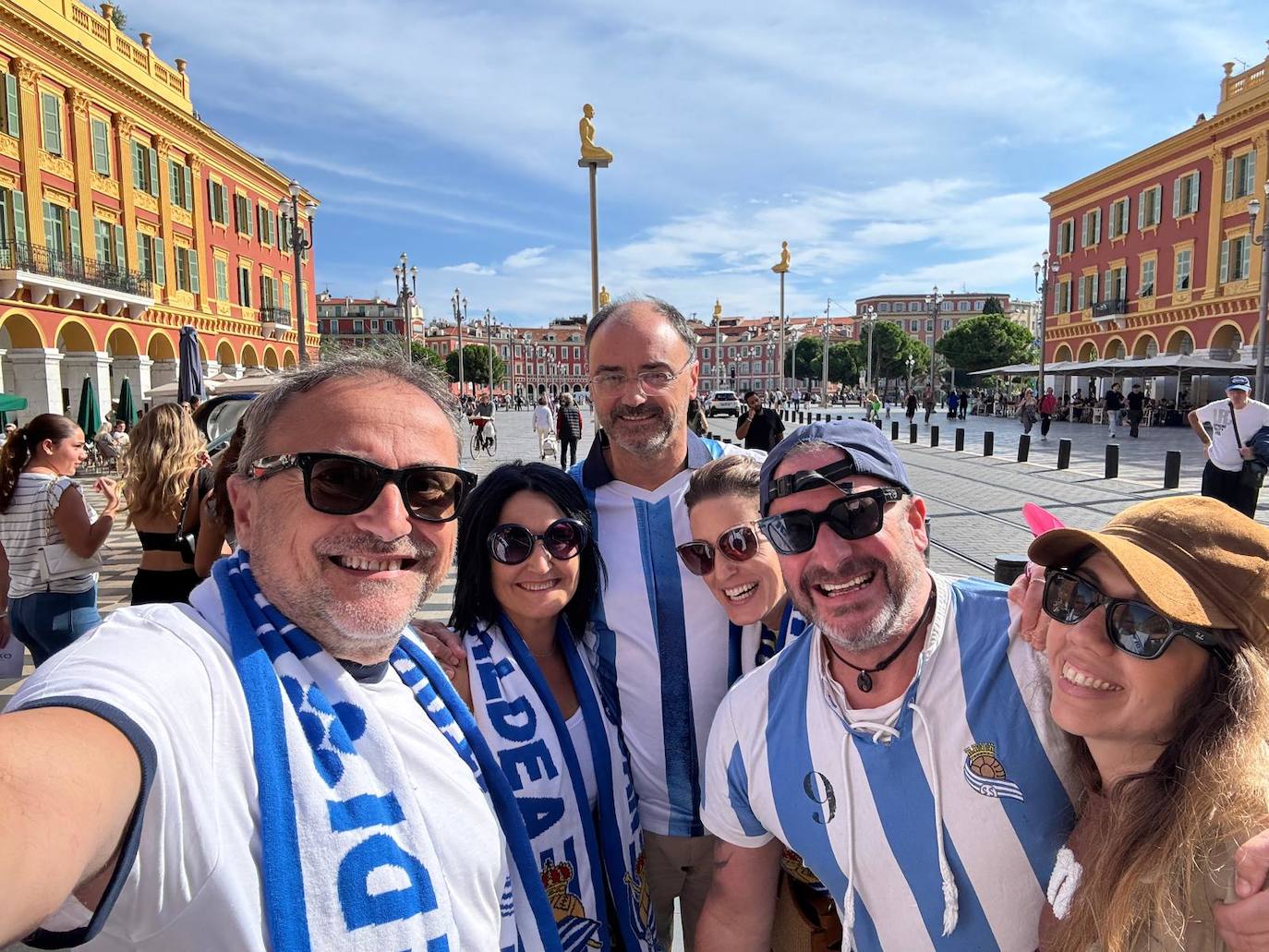 Pinceladas txuri-urdin en la Costa Azul