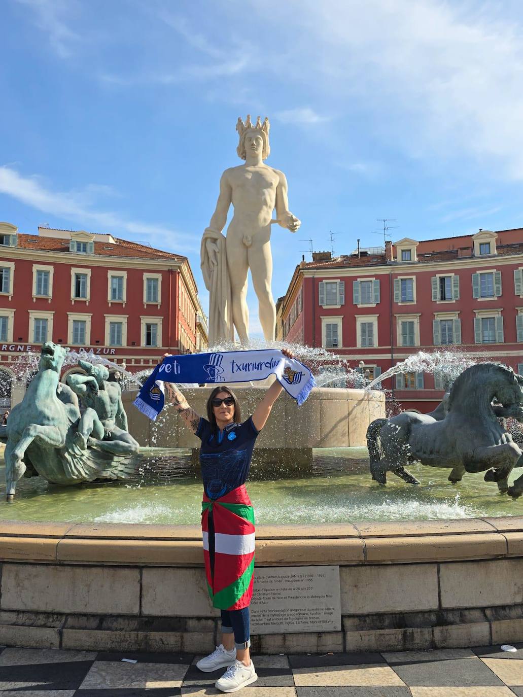 Pinceladas txuri-urdin en la Costa Azul