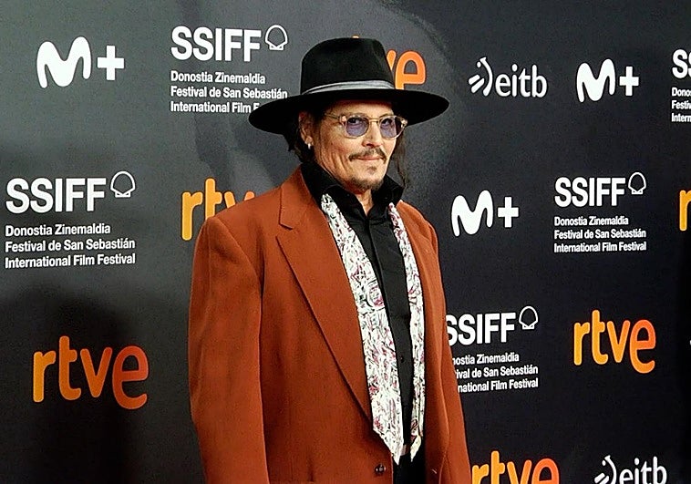 No te pierdas el vídeo resumen de la alfombra roja de Johnny Depp