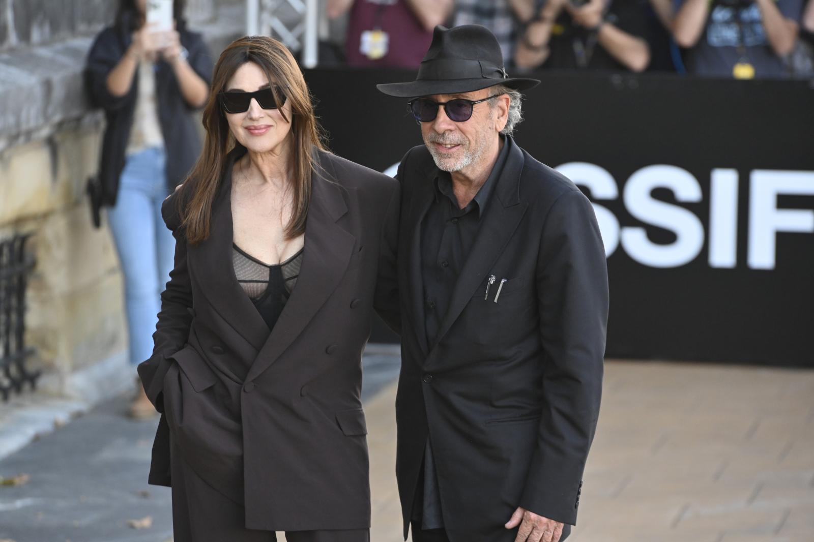 Monica Bellucci llega al Zinemaldia con Tim Burton