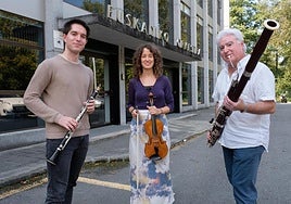 Oihan, Amaia y Marco, tres generaciones unidas por la música en la Euskadiko Orkestra.