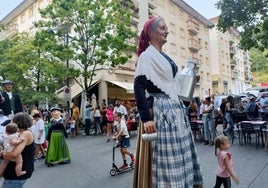 El pasacalle de gigantes y cabezudos será uno de los grandes momentos de la jornada.