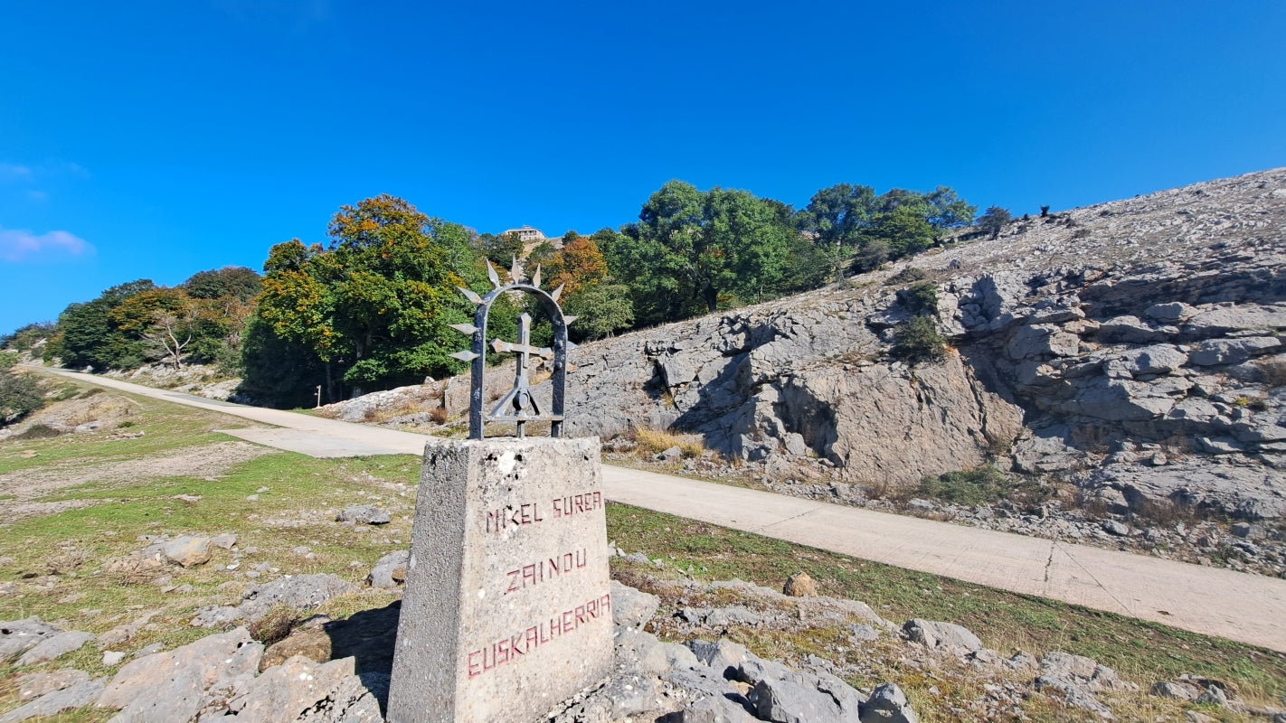 Ruta a la cima de Artxueta
