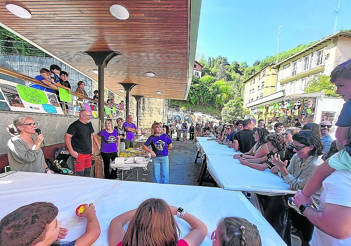 Imagen principal - Una animación de gigantes para unas fiestas &#039;txikis&#039;