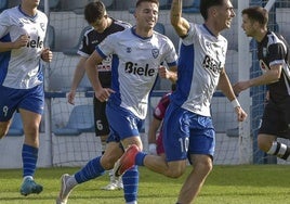 Alex Letamendia celebra el gol.