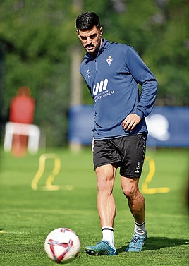 Sergio Álvarez, entrenándose en Atxabalpe.