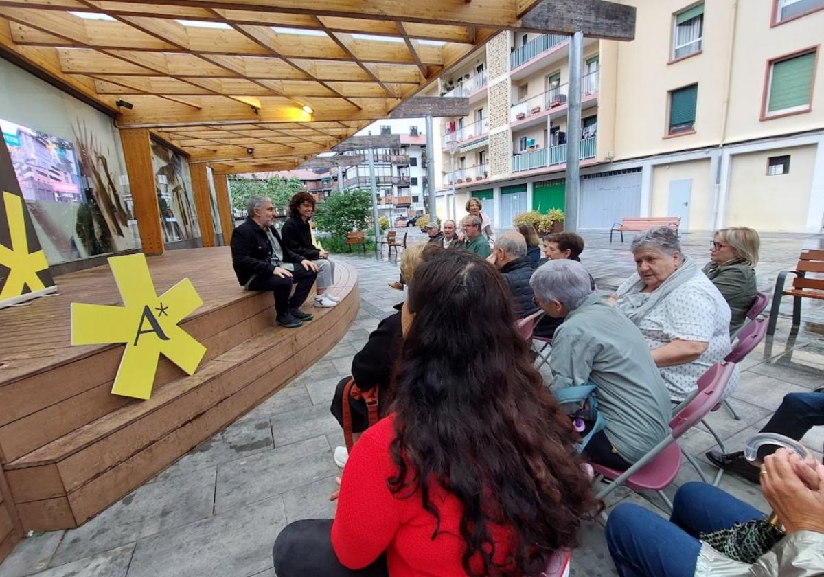 Presentación de los dos procesos participativos realizada en Emakumeon Plaza.