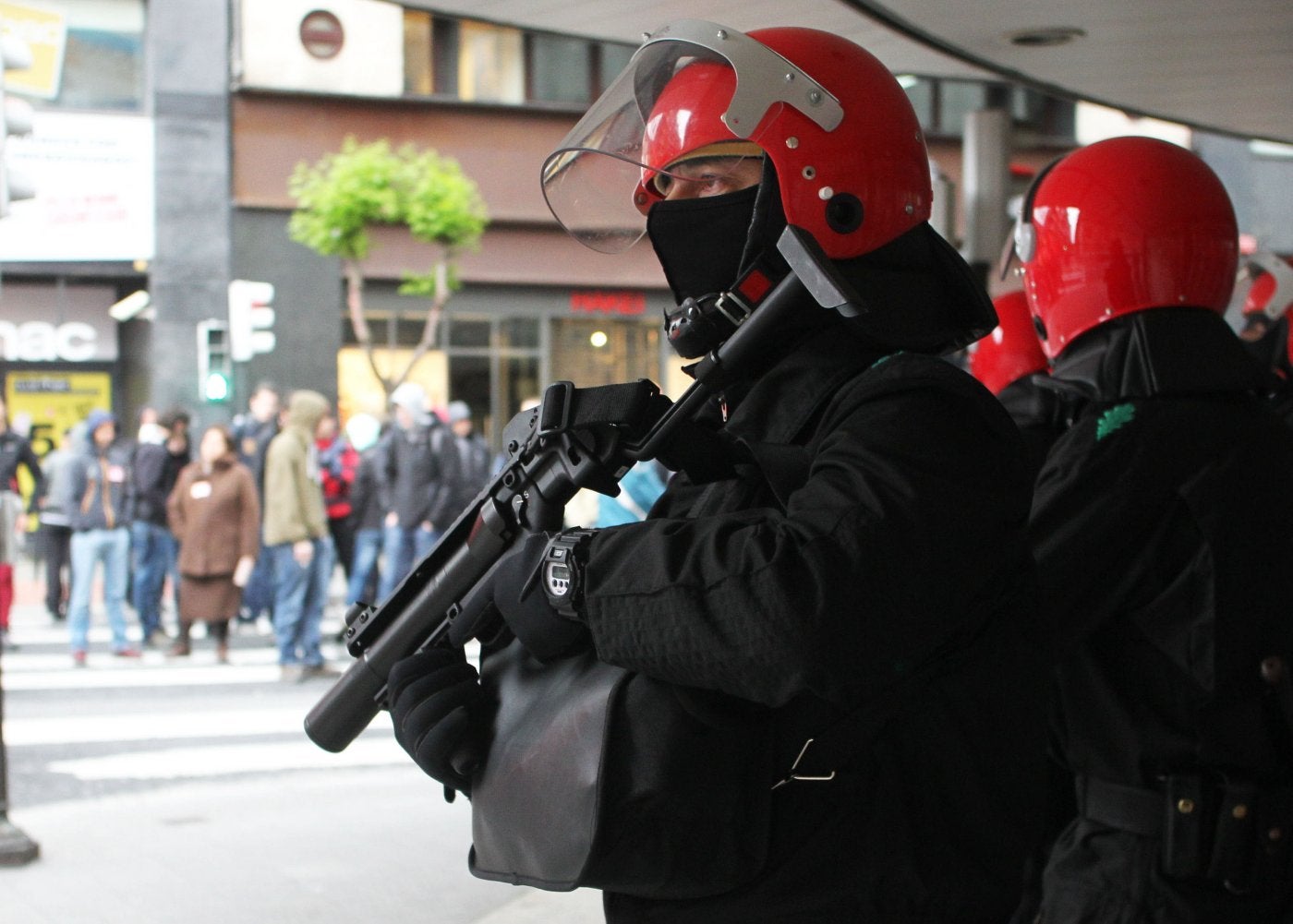 Las pelotas de goma dejaron de usarse en la Ertzaintza tras el fallecimiento de Iñigo Cabacas hace doce años.