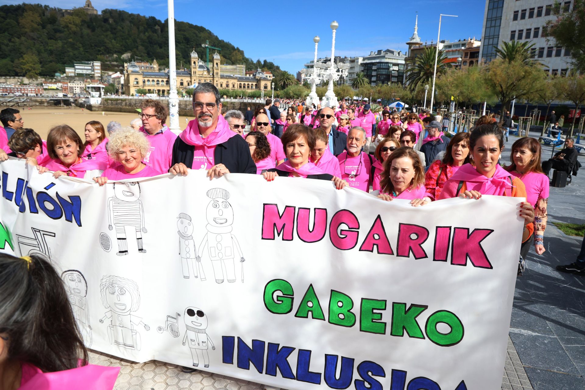 La marcha solidaria de la asociación Aspace en imágenes