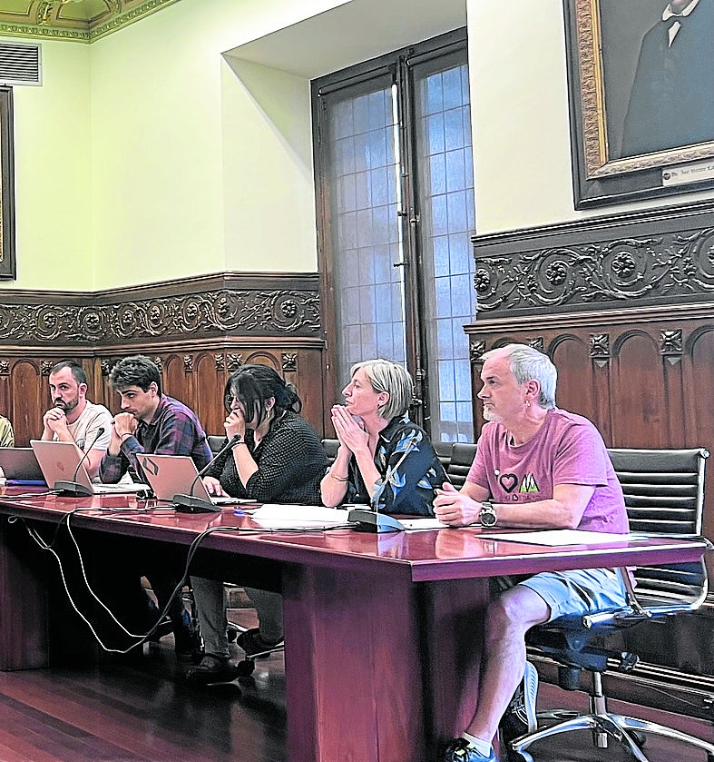 Los cinco ediles de EH Bildu con representación en el Ayuntamiento.