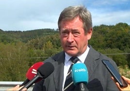 Bingen Zupiria durante un acto de la Ertzaintza en Iurreta.