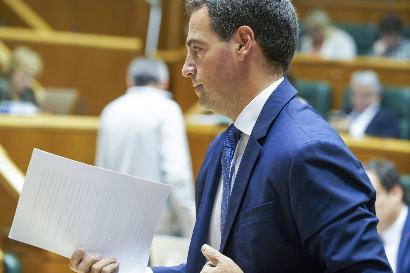 Imanol Pradales, en el pleno del Parlamento Vasco de hoy.