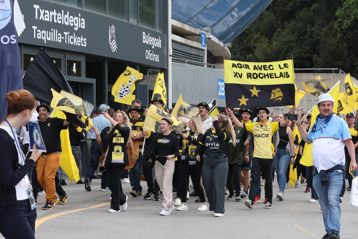 Fiesta del rugby francés en el estadio de Anoeta