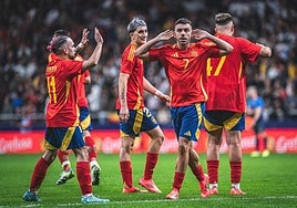DjMariio, Peereira y demás streamers durante la celebración del segundo gol de España.