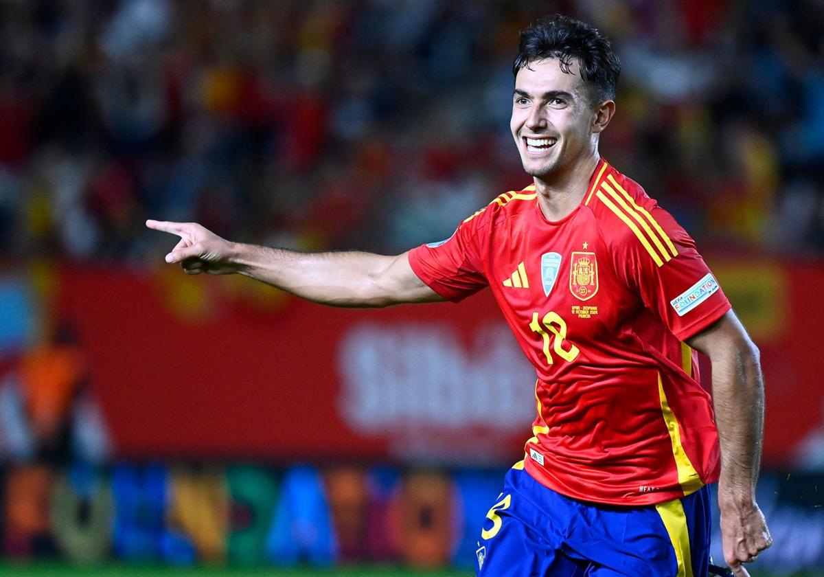 Martin Zubimendi celebra su gol en el duelo de este sábado ante Dinamarca de la UEFA Nations League.