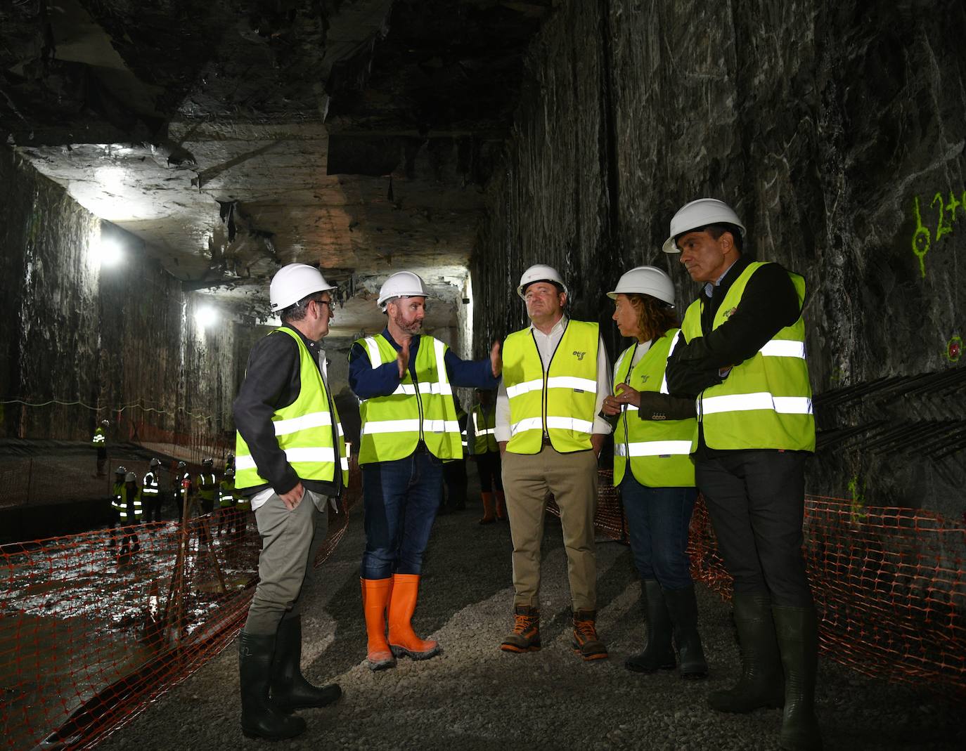 Así es la excavación del hueco que albergará la estación subterránea del Topo en Pasaia