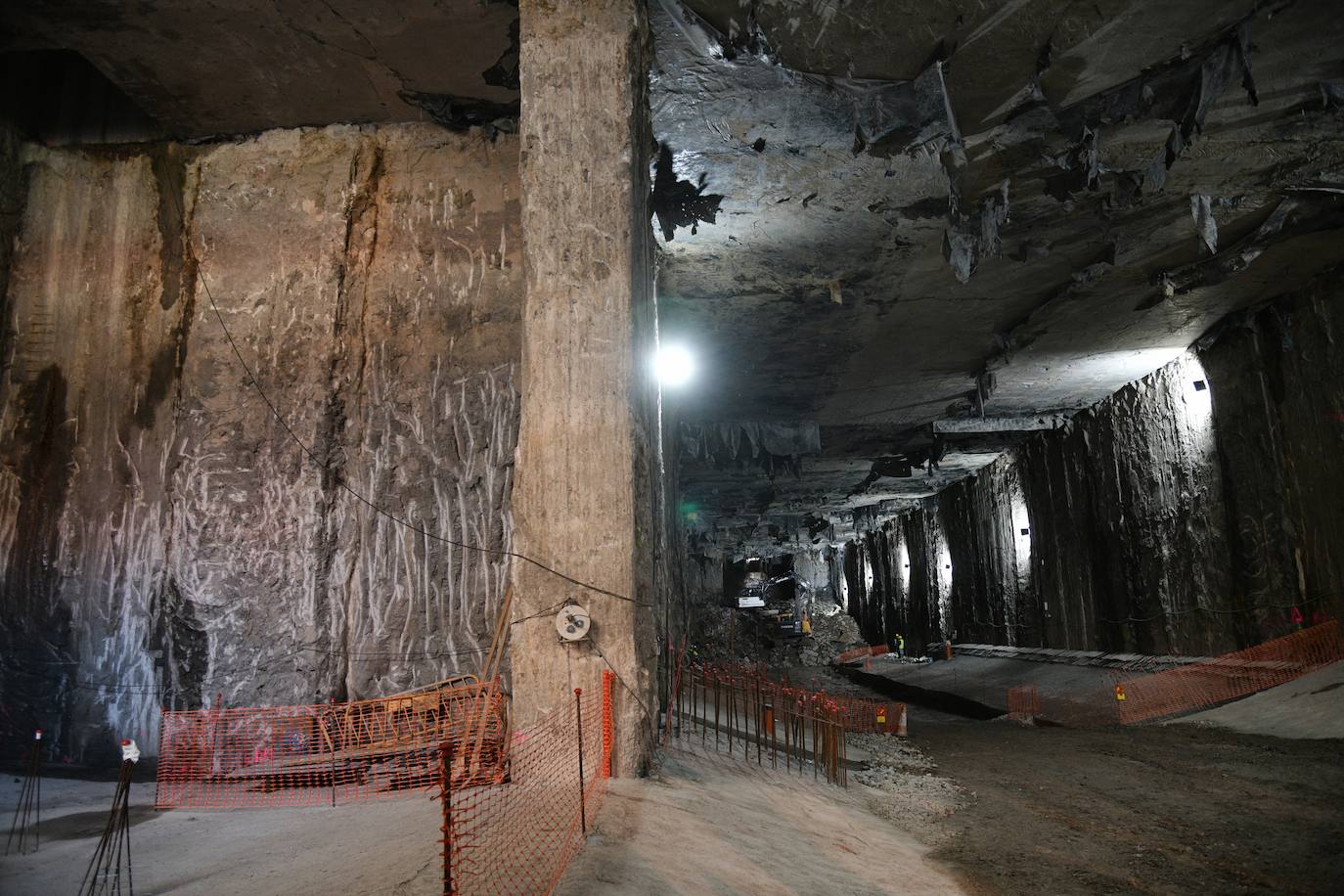 Así es la excavación del hueco que albergará la estación subterránea del Topo en Pasaia