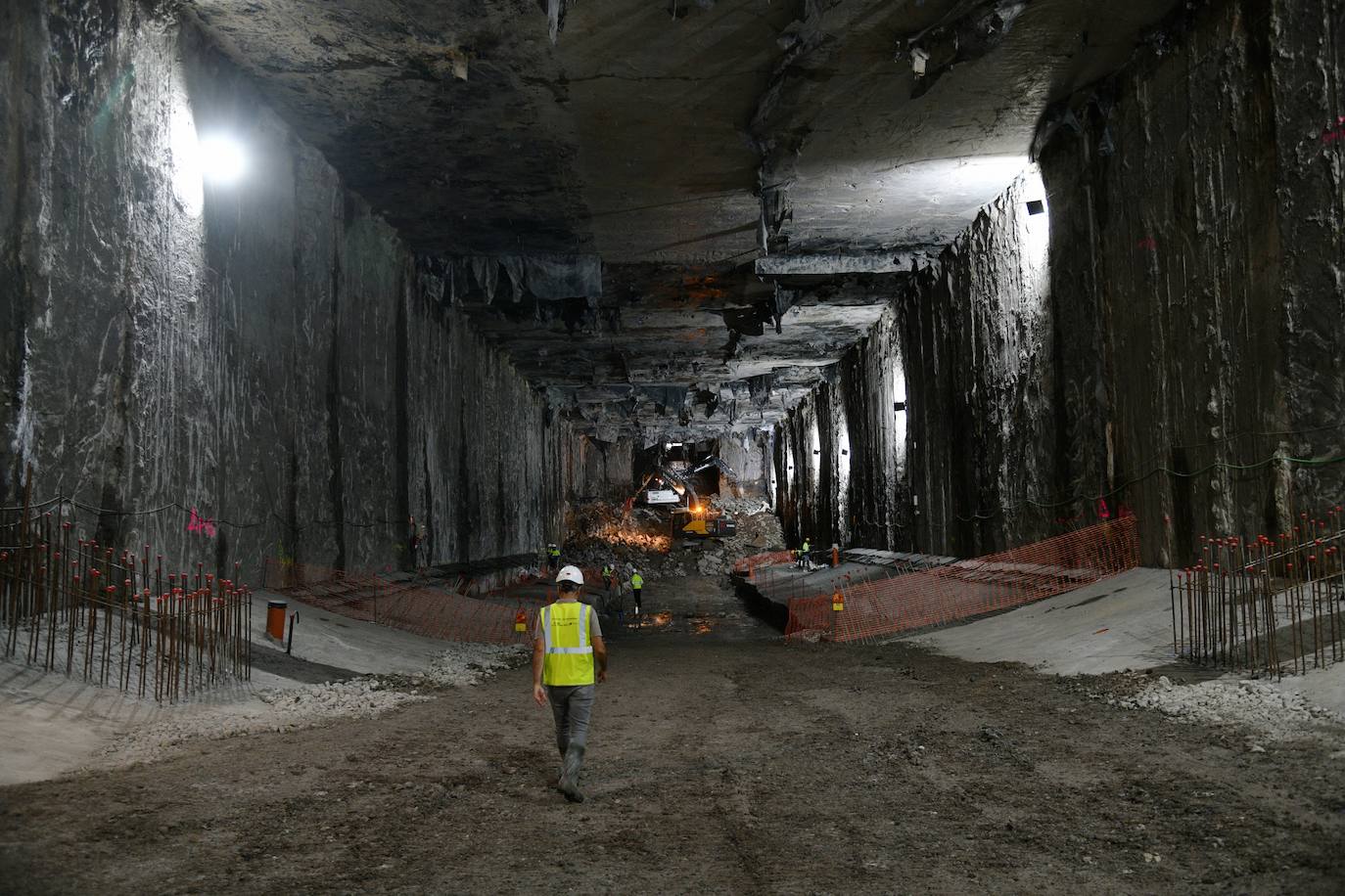 Así es la excavación del hueco que albergará la estación subterránea del Topo en Pasaia