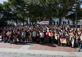 Concentración el pasado viernes en Donostia de alumnos de 2º Bachillerato.