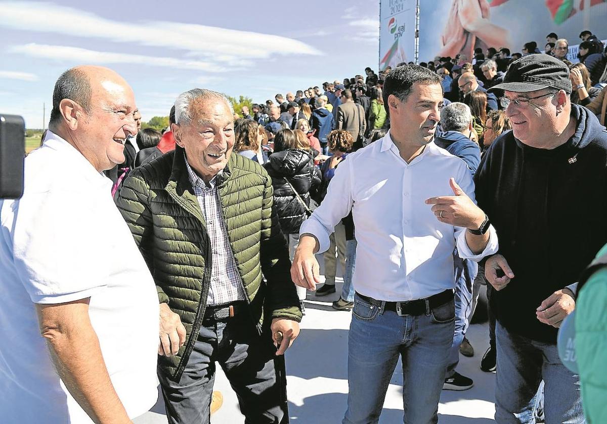 Andoni Ortuzar, José Manuel Erkizia, Imanol Pradales y Joseba Egibar en el Alderdi Eguna.