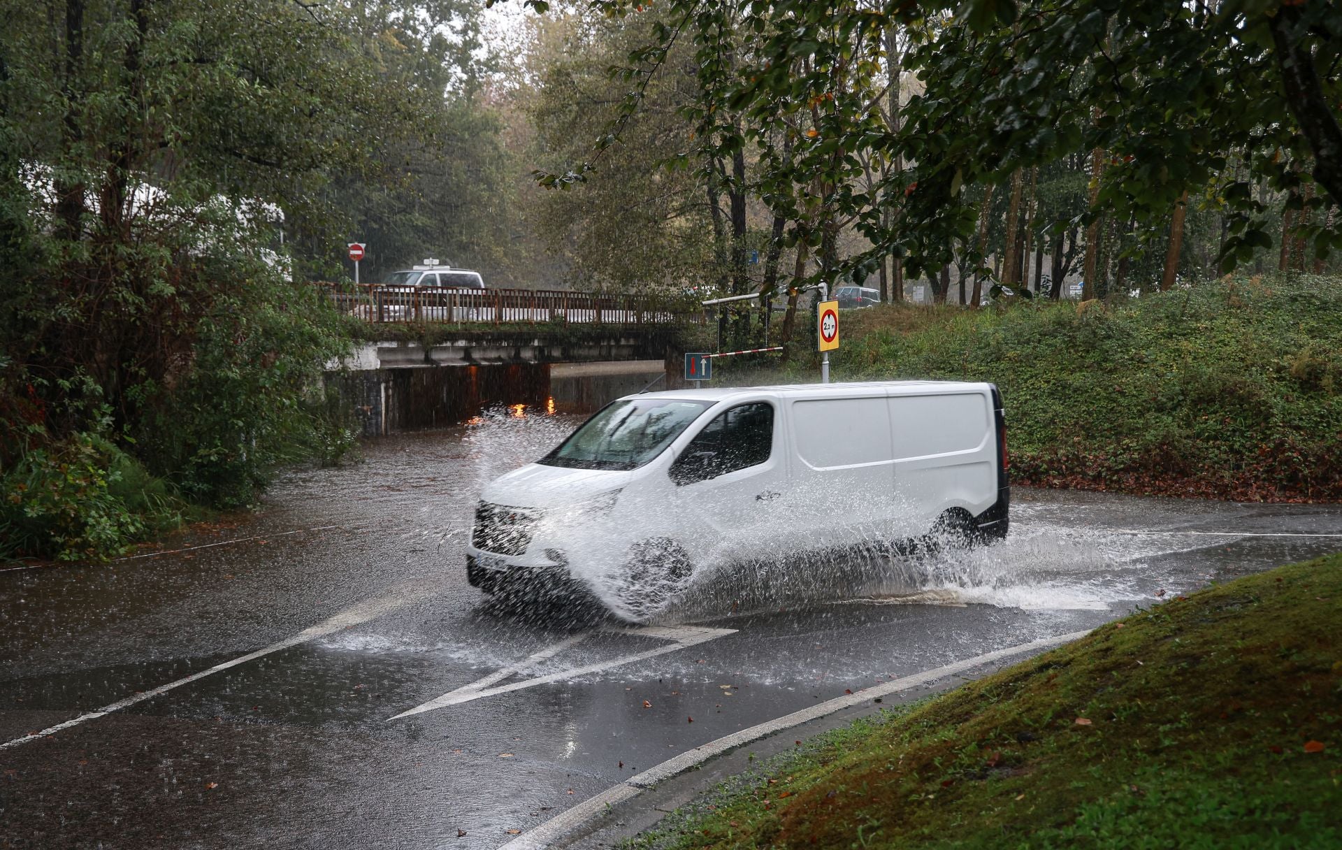 La lluvia hace estragos en el Bidasoa