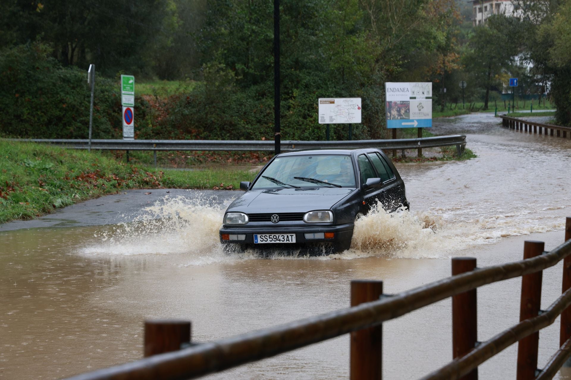 La lluvia hace estragos en el Bidasoa