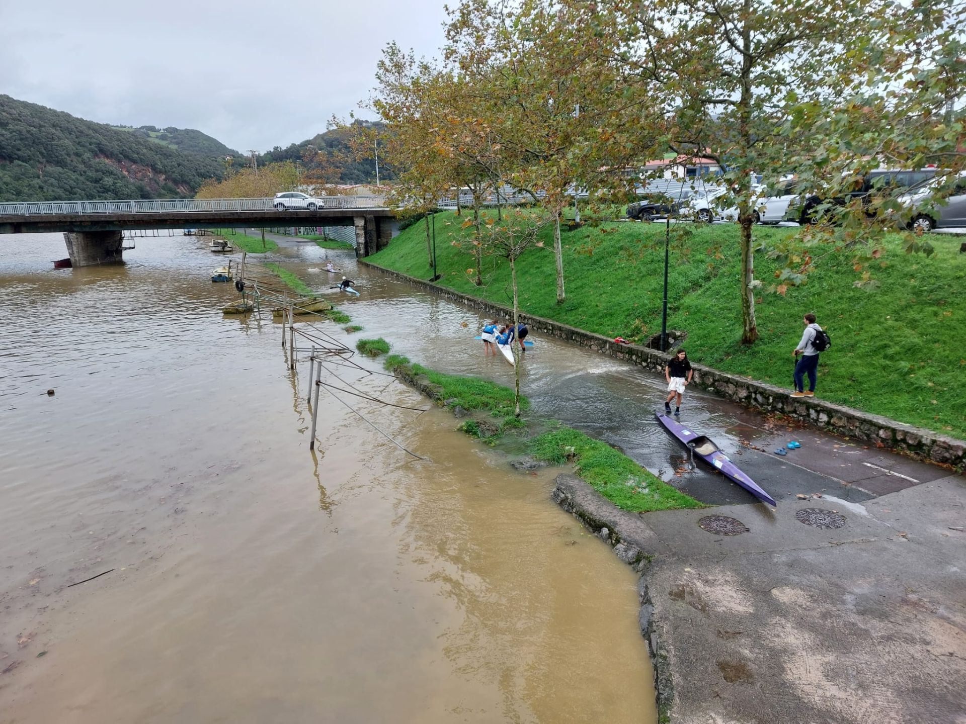 Las fuertes lluvias dejan inundaciones en Zumaia