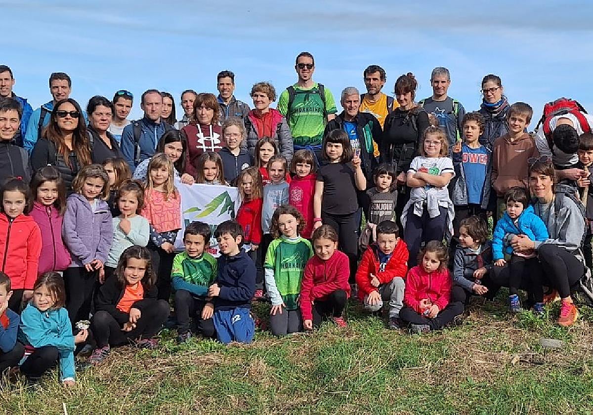 Bi ikastetxeetako gurasoen elkarlanari esker, arrakastatsuak izan ohi dira irteerak, iaz Mutrikutik Ondarroara egin zen hau bezalaxe.