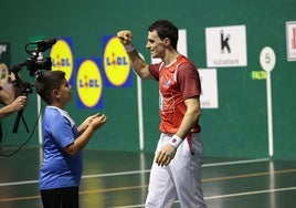 Jokin Altuna ha vencido este domingo 22-12 a Iñaki Artola en el Astelena de Eibar.