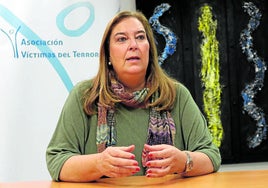 La donostiarra Maite Araluce, presidenta de la AVT, en la sede de la asociación en Madrid.