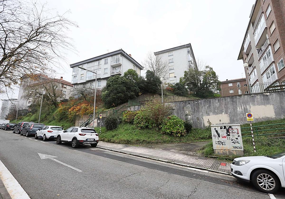 Las obras se van a realizar en esta zona del paseo de Larratxo 80.