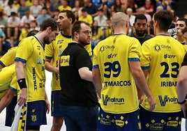 Partido del Bidasoa ante el Barcelona en Irun.