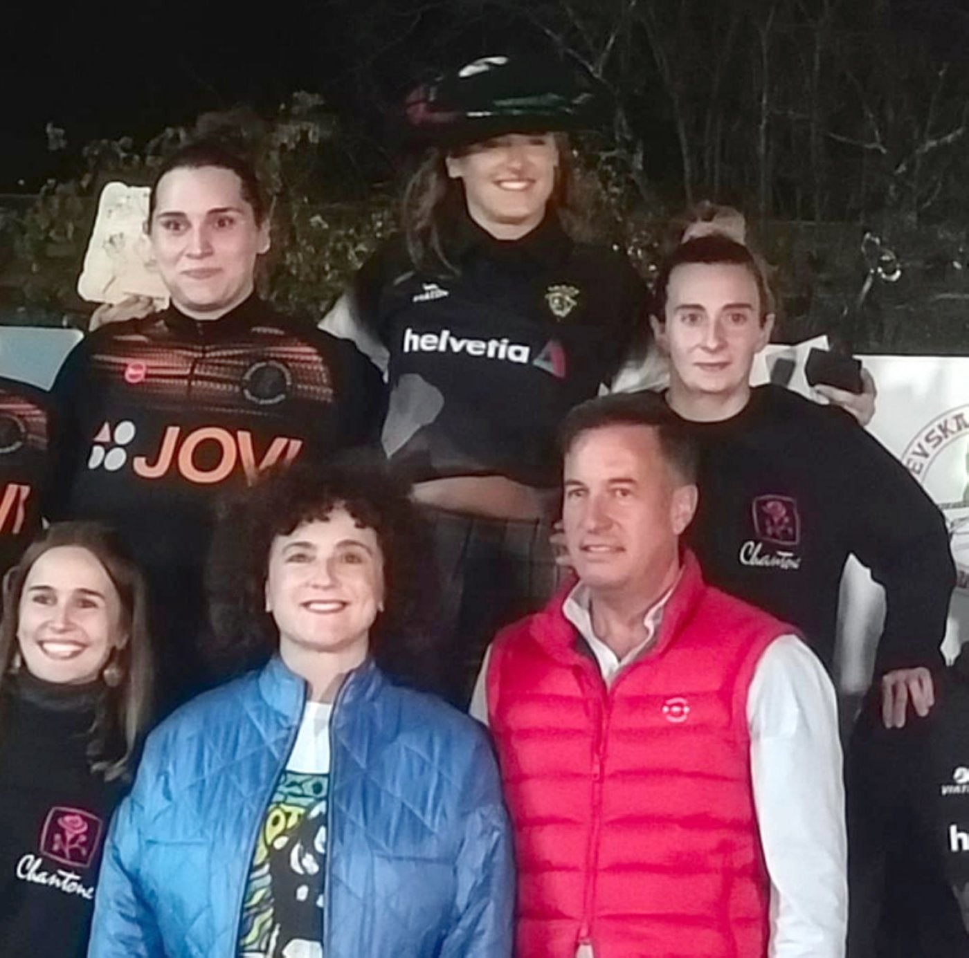 Ainitze Zumeta txapela soinean duela Mungian.