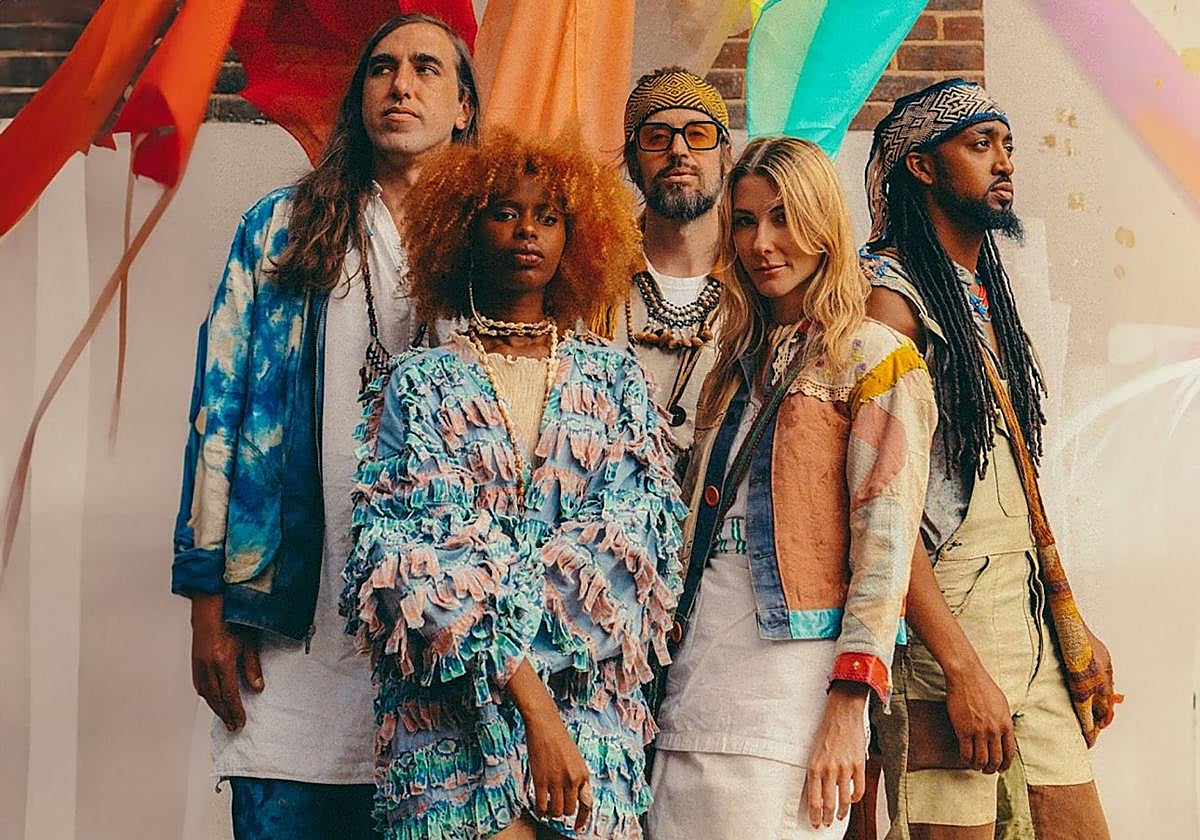 Gilbert Vierich, a la izquierda, junto a sus compañeros en la banda inglesa.